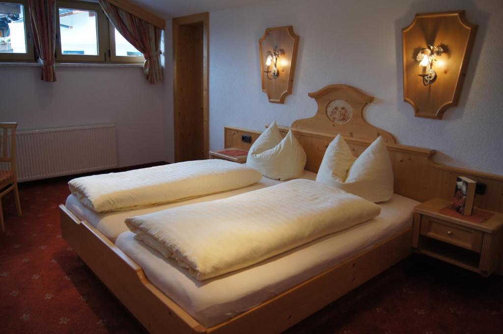 Gaestehaus Alpina Maurach  Rum bild