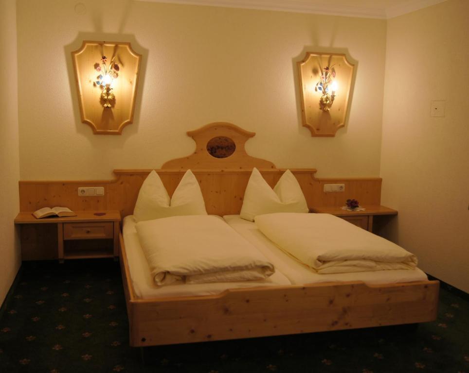 Gaestehaus Alpina Maurach  Rum bild