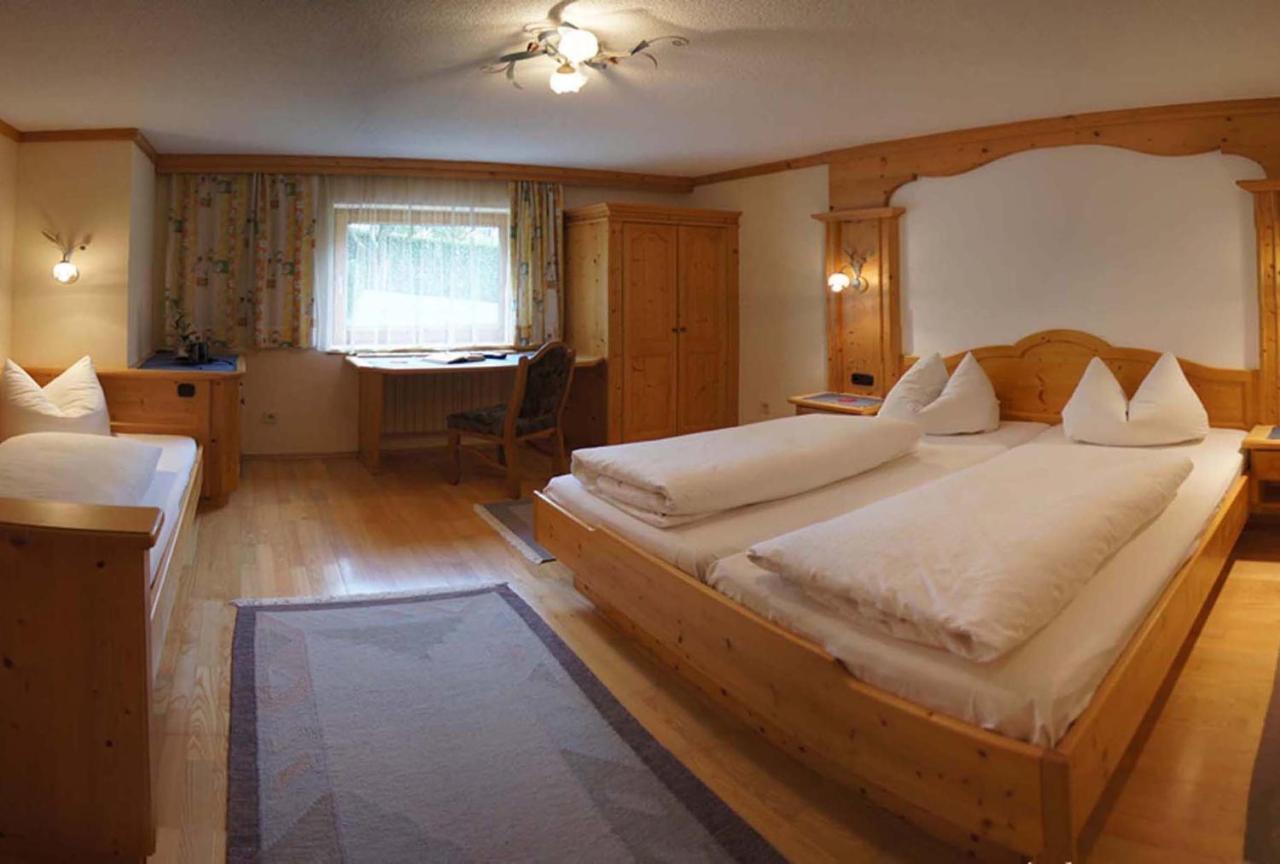 Gaestehaus Alpina Maurach  Rum bild